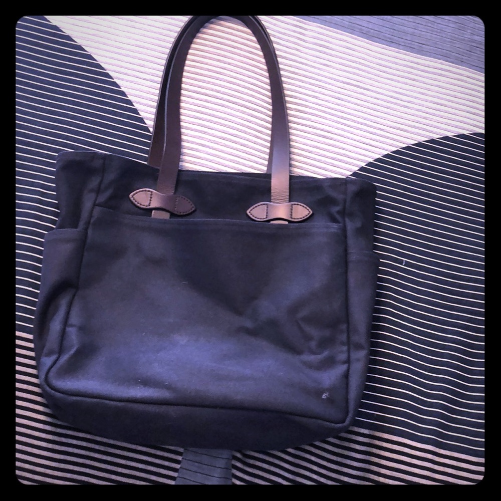 Like-new Filson Rugged Twill Tote Bag in Navy.